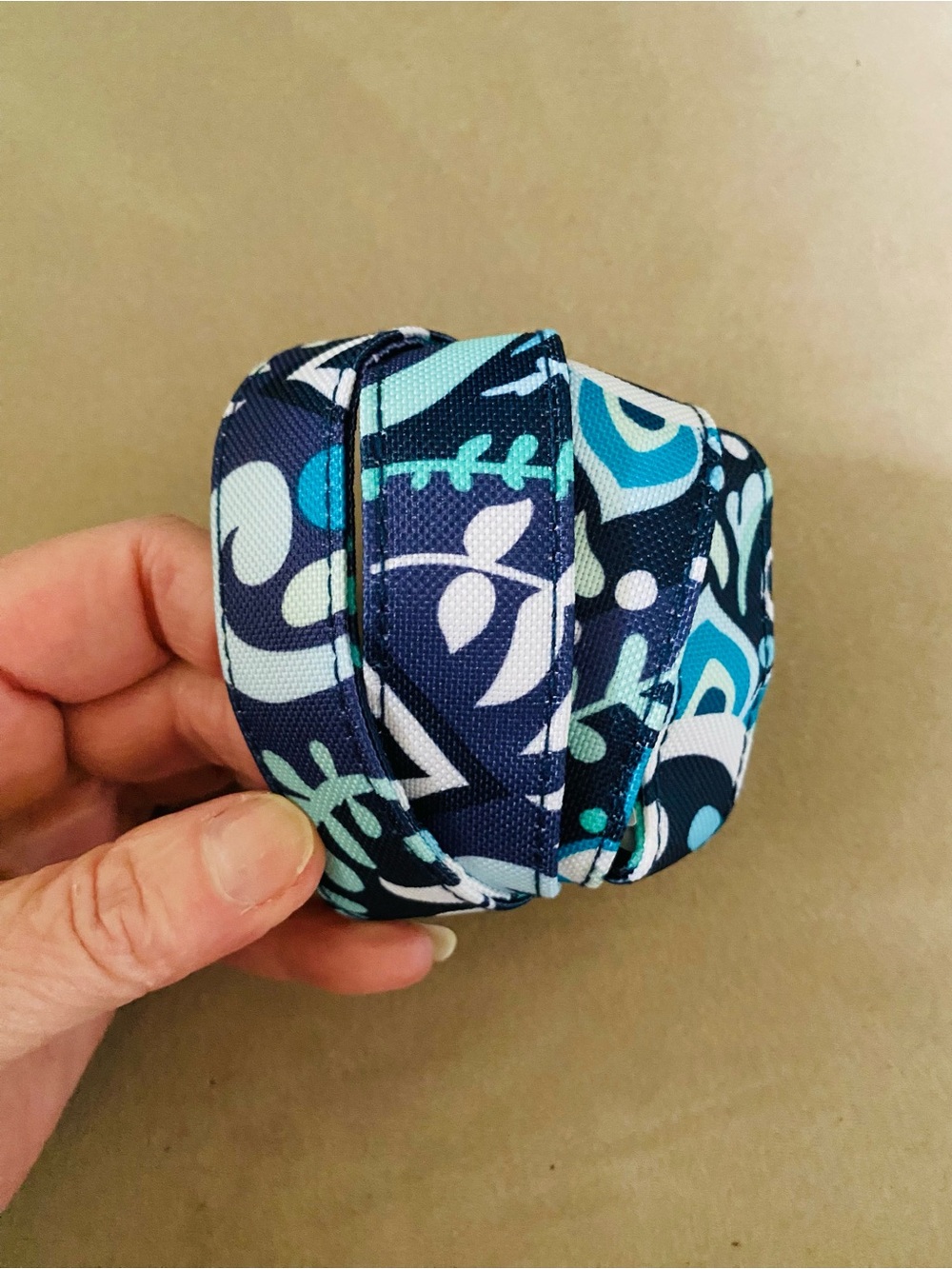Vera Bradley Wide Lighten Up Lanyard. NWT Blue Island Medallion
